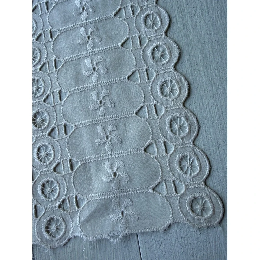 Vintage White Eyelet Embroidered Table Runner Cotton Lace Scalloped Edge 34x12.5